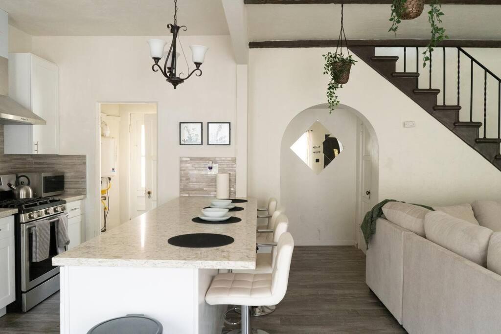 Spacious 2-Bedroom Unit In Hollywood Los Angeles Exteriér fotografie