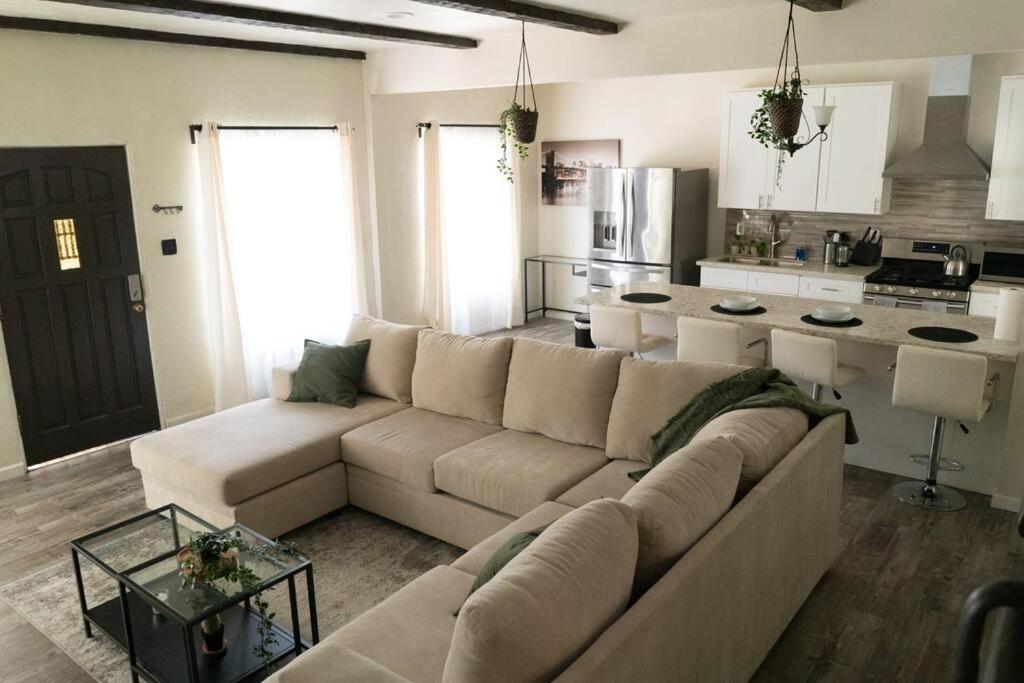 Spacious 2-Bedroom Unit In Hollywood Los Angeles Exteriér fotografie